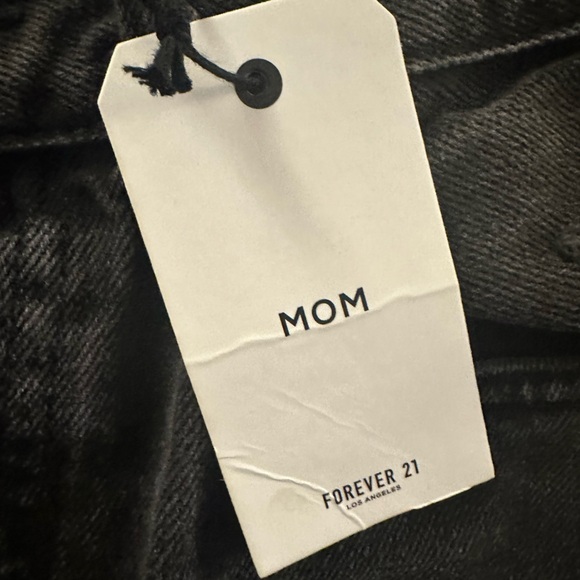 F21 HIGH RISE RELAXED FIT TAPERED LEG MOM BLACK NWT - Picture 4 of 4